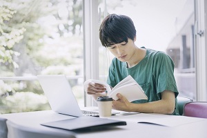 【法律専攻】経営マネジメント学科　1年次入学
