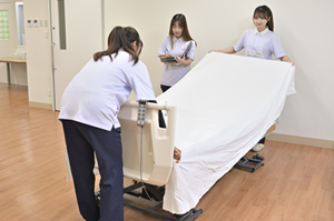 介護福祉学科／利用者さんの思いを理解する介護士に講座イメージ