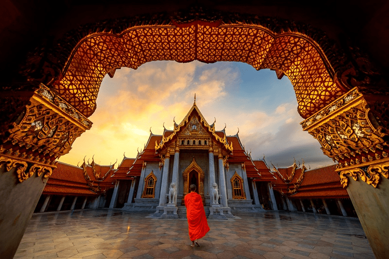 タイのお寺とお坊さん