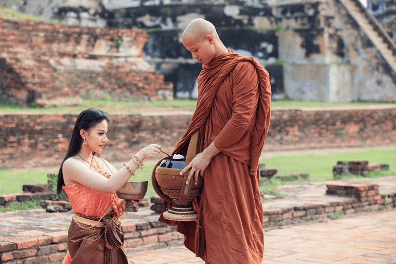 タイのお寺とお坊さん