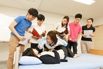 少人数のクラスだからこそ、<br />
介護の基礎をしっかりと学べます！