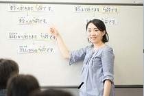 模擬授業は最大10回。他の受講生の授業を見るのも大きな刺激になります。