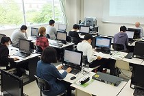 公務員試験合格とともに、IT関連技術も7学ぶ「公務員受験（別科）」