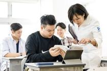 最先端の設備と、スマホ学習ツールで効率よく学べる