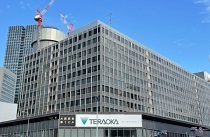 各校とも主要駅から徒歩圏内でアクセス抜群。近くには飲食店なども多くあります。