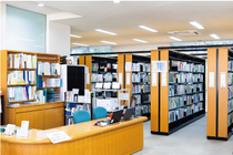 正科生は図書館の利用ができます。学生証を忘れずにお持ちください。