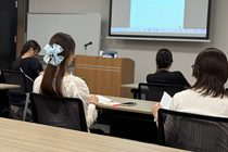 少人数制クラスでしっかり学べる＆ワークを通して自然と身に付くカリキュラム