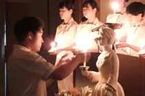 宣誓式は、看護師としての将来の夢や希望を新たにする厳粛な場。看護師になる決意表明をします。
