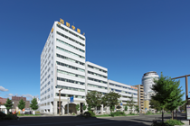 3つの棟からなる校舎外観。<br />
最寄駅から徒歩7分と立地も良く通いやすいです。