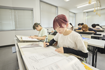 NITの資格対策は在校生の99.3％が満足と回答！<br />
科目別スペシャリストの講師陣による指導