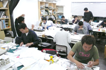 講師は全員が現役建築家。徹底した少人数制で、現役建築家の先生に、いつでも相談ができます。