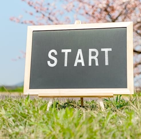 STARTの文字と桜