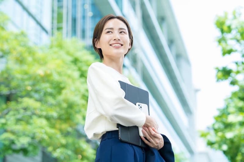 微笑む女性