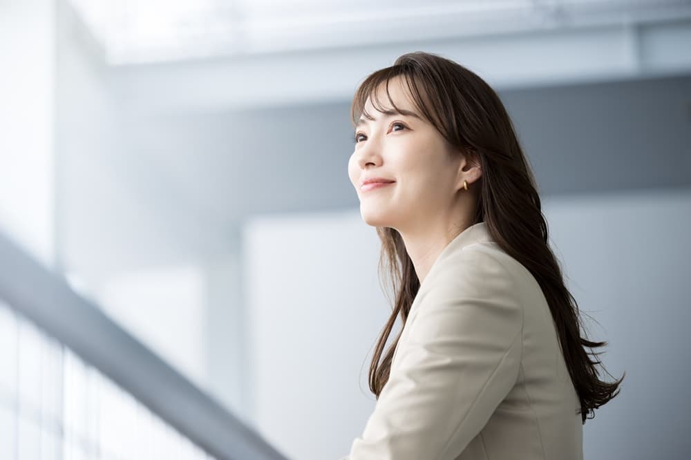 晴れやかな女性
