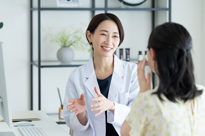 心理カウンセラーの女性