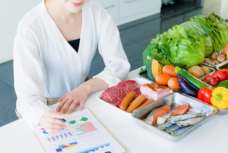 野菜と女性