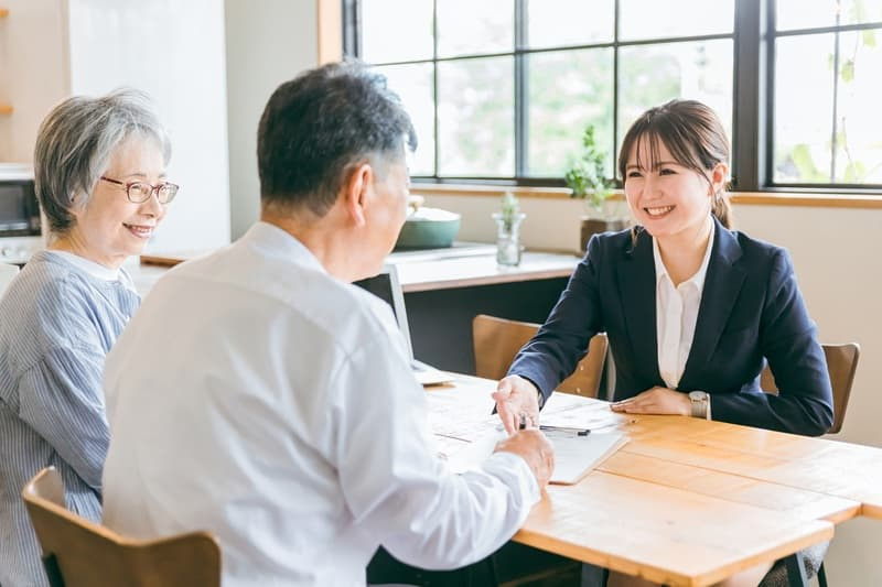 FPの女性と顧客