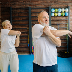 安全で効果的なシニア向け運動プログラムで高齢者をサポートしよう！！