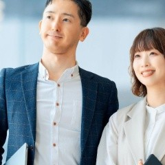 43.6％が今後「資格・検定・スキル」の取得を検討。学び直しの目的は“自己成長”や“将来への備え”へ